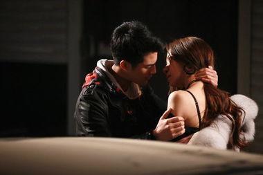 国产情侣激情,激情燃烧的情侣时光  第2张